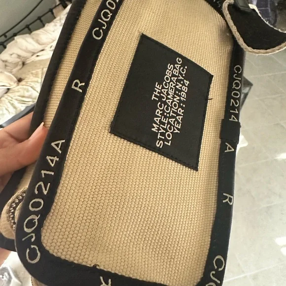 Marc Jacobs The Camera Bag in Black and Tan - Picture 3 of 4